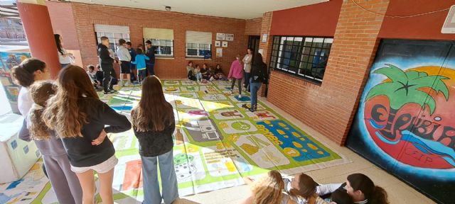 El Ayuntamiento y Ecoembes ponen en marcha la iniciativa 'Al reciclar ganamos todos' en los colegios de la localidad