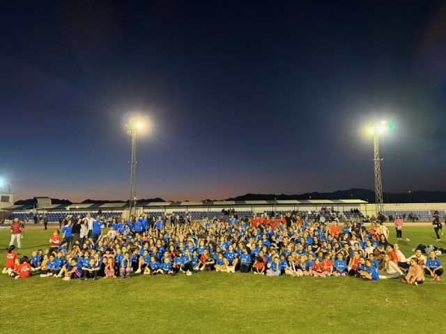 El fútbol reúne a casi medio millar de niñas en el Patronato Deportivo Municipal de Águilas