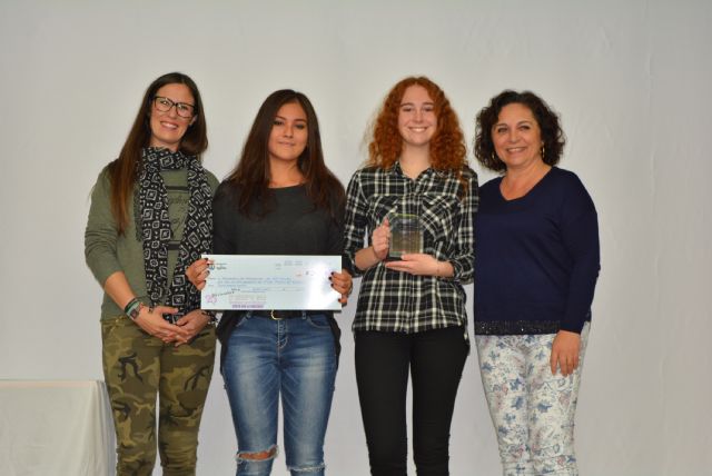 Los alumnos del IES Europa logran el primer premio del certamen Corto con la Violencia