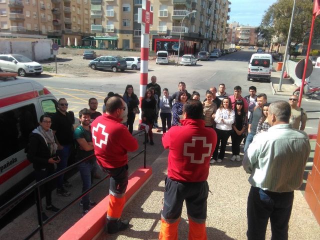 Alumnos del Centro Integrado de FP de Lorca visitan CRE en Águilas