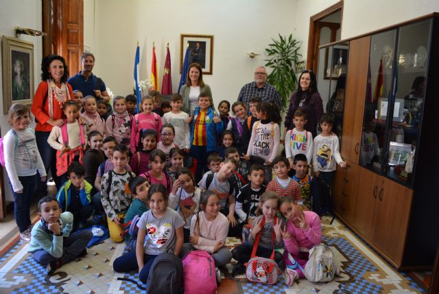 Los alumnos del Joaquín Tendero visitan el Ayuntamiento