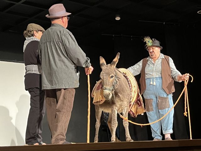 La Asociación de Amas de Casa inicia los actos de su 50° Aniversario con varios sketch de teatro