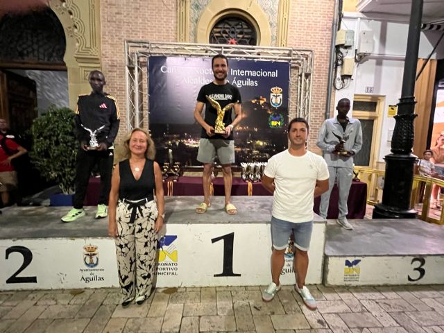 Joan Chepleting y Abdelali Razyn se imponen en la XL Carrera Nocturna Alcaldesa de Águilas