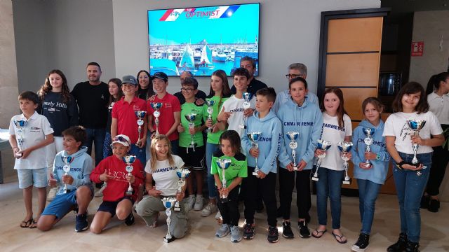 El Club Náutico Mar Menor obtiene trofeo en todas las categorías del TAP Optimist Juan Montiel 2023