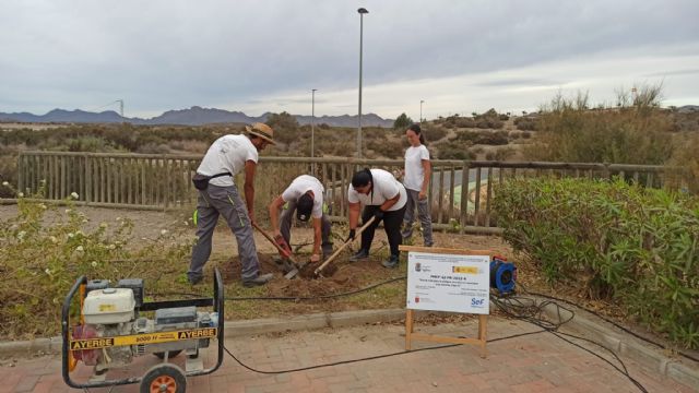 Visita a los alumnos trabajadores participantes en el PMEF de jóvenes beneficiarios de Garantía Juvenil