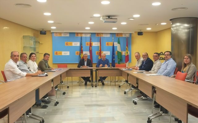 El presidente de la CHS se reúne con los representantes de las comunidades de regantes de la IDAM de Águilas