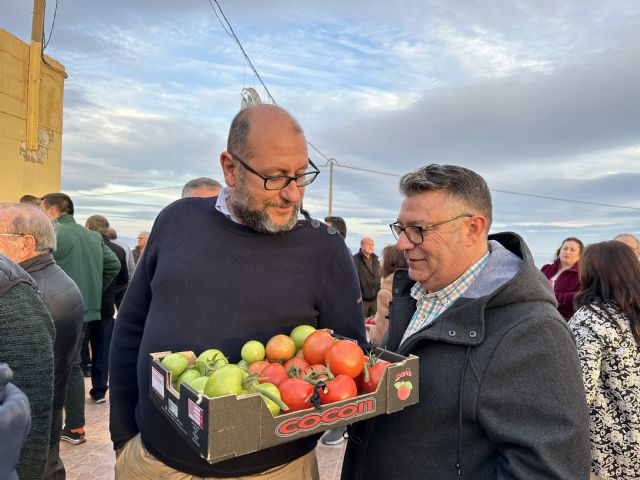 Vera: 'Solicitamos rendir homenaje a los agricultores instalando una escultura en la nueva rotonda'