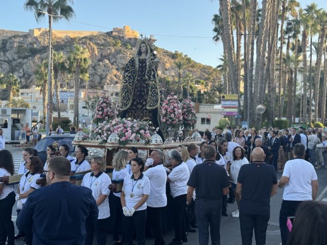 Más de 600 personas acompañan a la Virgen de los Dolores en el día de su onomástica