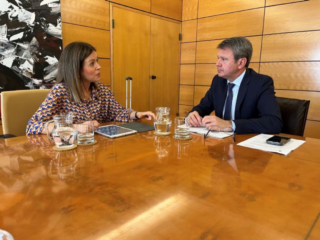 Moreno califica de 'muy productiva' la reunión mantenida con el secretario de Estado de Transportes