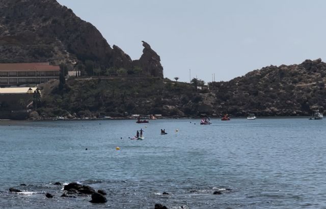 García: 'El PSOE vuelve a olvidarse de instalar los canales de nado en las playas de Águilas'