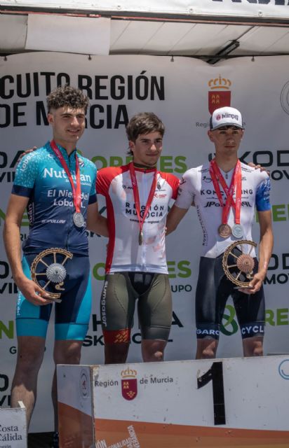 El ciclista aguileño Rafael Meca se alza campeón, en categoría cadete, en el Triciclón de Sangonera la Verde